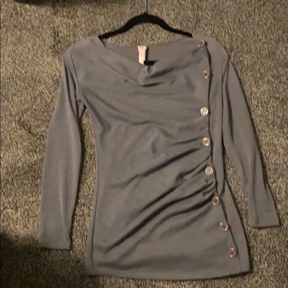 Long sleeve top with button accents